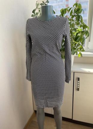 Чудова сукня