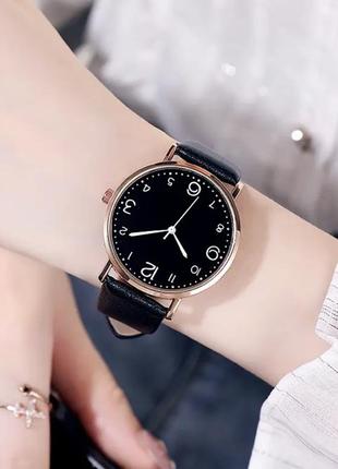 Женские кварцевые часы.маленький черные часы.надобные часы