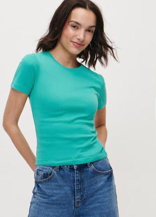 Обтисла футболка basic
колір - мятно-зеленый