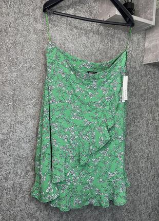 Лёгкая летняя юбка на запах зелёная новая в цветах3 фото