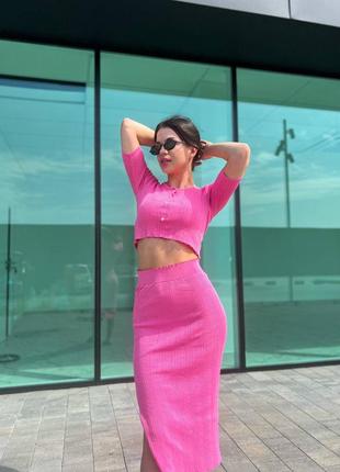 Розовый костюм топ юбка миди