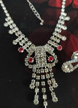 Шикарное колье + подарок 1 сережка