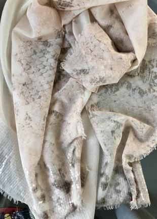 Платок вискозный с пайетками