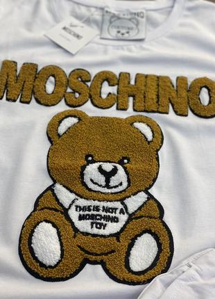 Женская футболка moschino2 фото