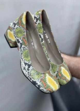 Туфли лодочки из итальянской кожи и замши женские на каблуке1 фото