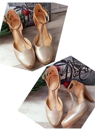 Закриті босоніжки clarks натуральна шкіра