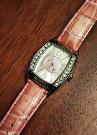Наручний годинник avon кварцовий механічний рожевий1 фото