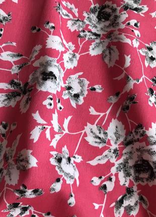 Розовое платье new look в цветочек на груди запах8 фото