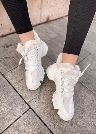 Жіночі шкіряні кросовки з хутром в білому кольорі /осінь/зима/весна😍8 фото