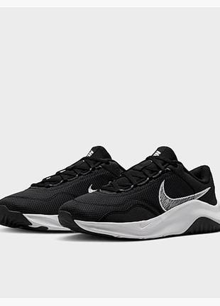 Кросівки чоловічі 

nike legend essential 3

оригінал