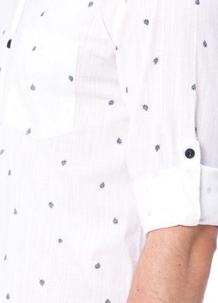 Белая мужская рубашка lc waikiki с карманом на груди, в синие листики4 фото