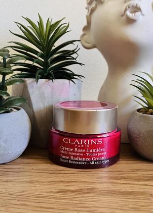 Оригінал денний відновлювальний крем від зморшок clarins super restorative rose radiance cream оригинал дневной крем