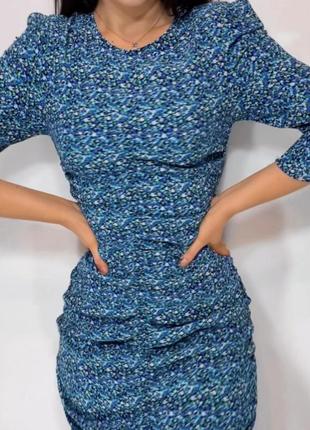 Нова сукня у квітковий принт з драпіровкою від zara