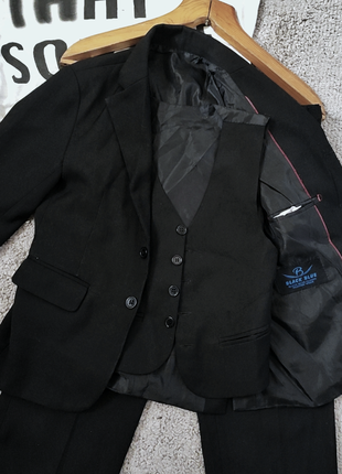 Костюм школьный