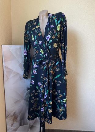 Сукня міді від hm з імітацією запаху в квітковий принт м/л
