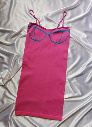 Трендовое платье барби в корсетном стиле розовое prettylittlething s 36