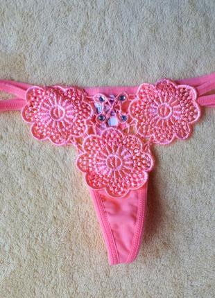 Новые яркие кислотные розовые кораловые гипюровые трусики стринги кружевные танга со стразами вышивкой цветами кружево гипюр с/8/36/44