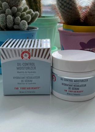 Увлажняющий крем для жирного типа кожи лица «first aid beauty ultra repair oil-control moisturizer»