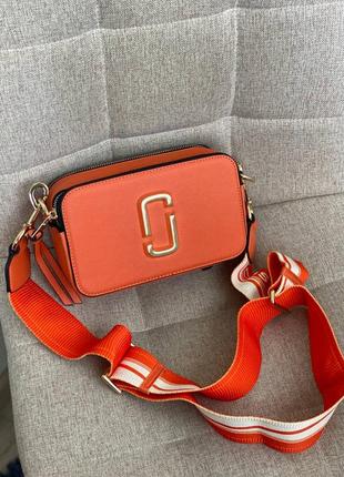Помаранчова сумка клатч marc jacobs logo orange snapshot crossbody, маленька сумка через плече