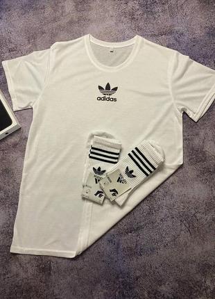 Футболка adidas + 2 пари шкарпеток