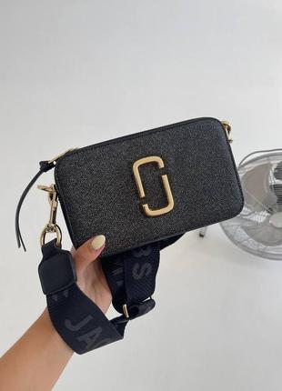 Черная блестящая сумка клатч marc jacobs logo shine black crossbody, маленькая сумка через плечо