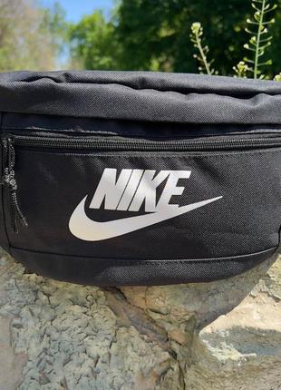 Поясная сумка бананка nike, черная с белым логотипом4 фото