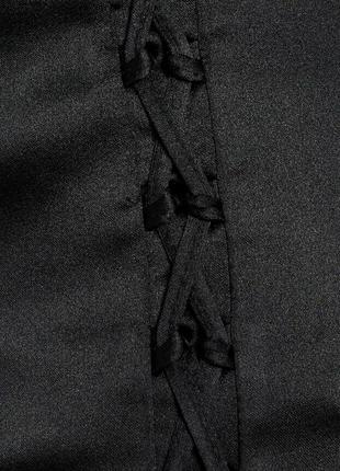 Атласная мини-юбка на шнуровке5 фото