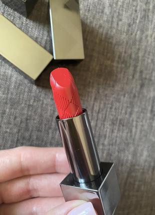 Увлажняющая помада burberry kisses hydrating lip colour без коробки № 105, оригинал