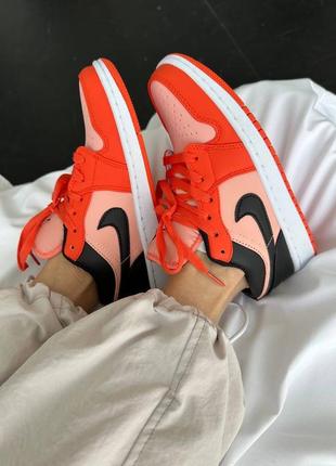 Демисезонные оранжевые кроссовки кеды nike air jordan 1 low « orange / black » помаранчеві жіночі кросівки nike air jordan8 фото