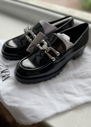 Лоферы zara