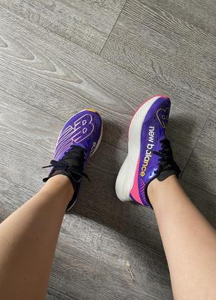 Женские кроссовки new balance fuelcell rc elite v2 - deep violet 2021