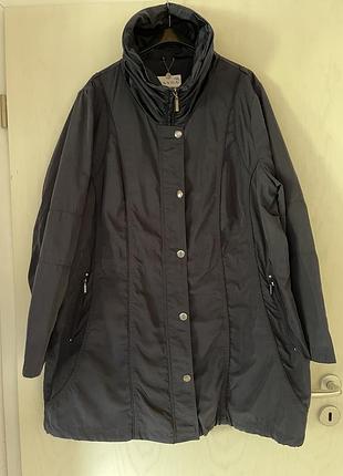 Женская куртка ветровка