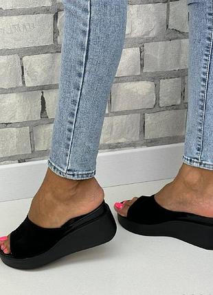 Шлепанцы кожаные на платформе женские, стильные, удобные шлёпки на танкетке много расцвето...