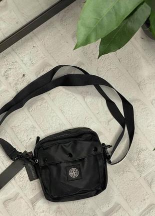 Месенджер stone island.