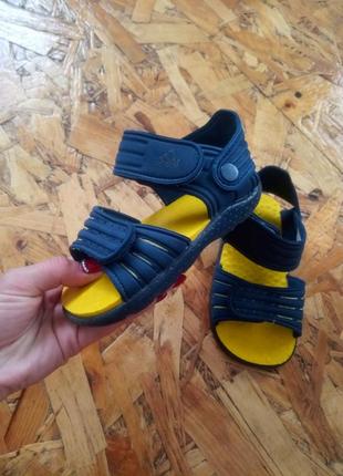 Босоніжки сандалі adidas