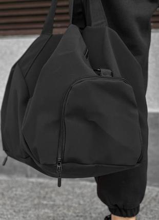 Стильна спортивна сумка з відділень для взуття для тренувань і поїздок чорна тканинна на 34 л6 фото