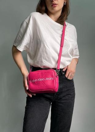 Сумка calvin klein small crossbody pink2 фото