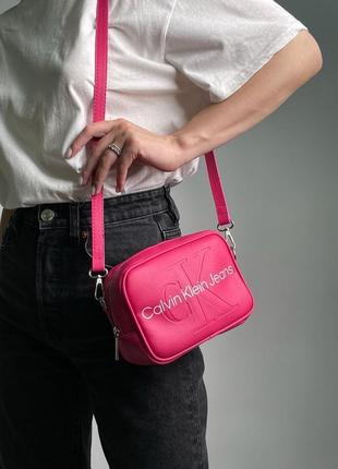 Сумка calvin klein small crossbody pink4 фото