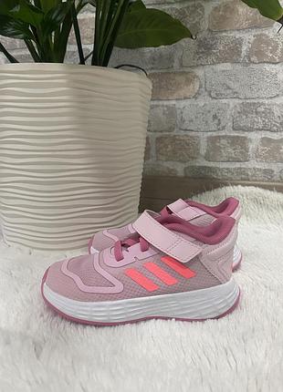 Кросівки adidas lightmotion
