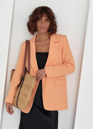 Женский классический однобортный пиджак персиковый4 фото