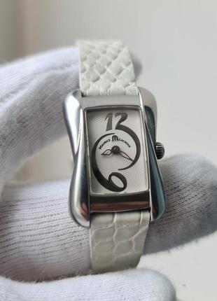 Жіночий годинник часы maurice lacroix divina dv5011