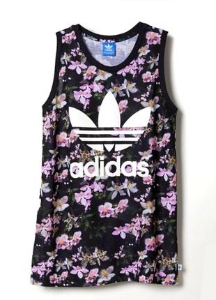 Майка з квітами adidas