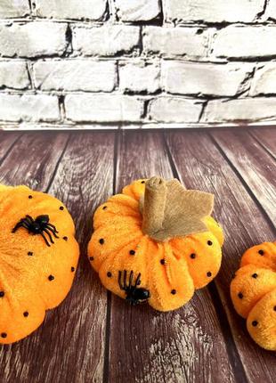 Оранжевые тыквы с паучками. тыквы на хэллоуин, осенний декор halloween5 фото