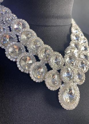 Прикраса на шию з камінням срібного кольору1 фото