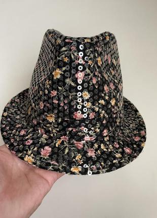 Шляпа с цветами1 фото