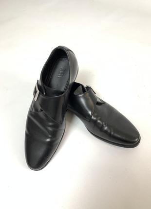 Чоловічі класичні шкіряні туфлі від zara