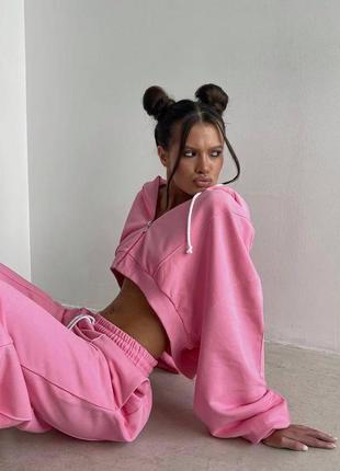 Костюм тройка кофта топ штаны брюки джоггеры на резинке кроп майка на тонких бретельках  укороченная худи с капюшоном  на молнии розовый