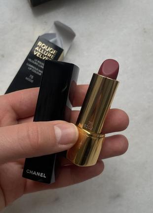 Chanel матова помада rouge allure velvet2 фото