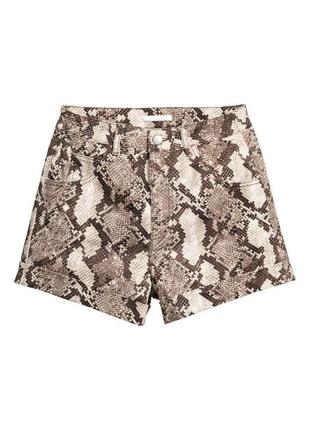 Змеиные стрейч мини шорты h&m.