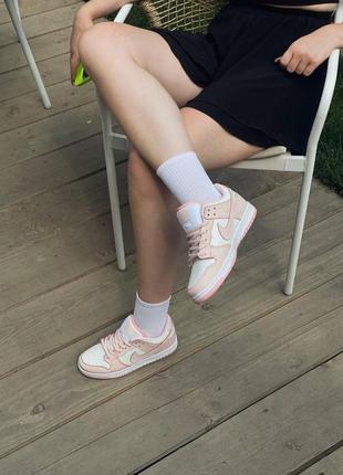 Стильные женские кроссовки nike dunk juicy peach. пудровые кроссы для девочек найк данк.4 фото